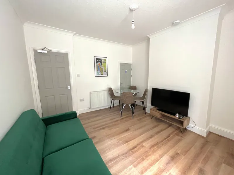 5 Bed Student House // Aug 2026 - Thumbnail 1